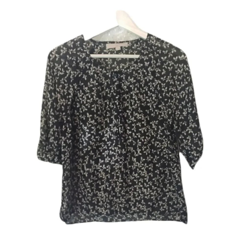Floral pattern cuffed long sleeve top